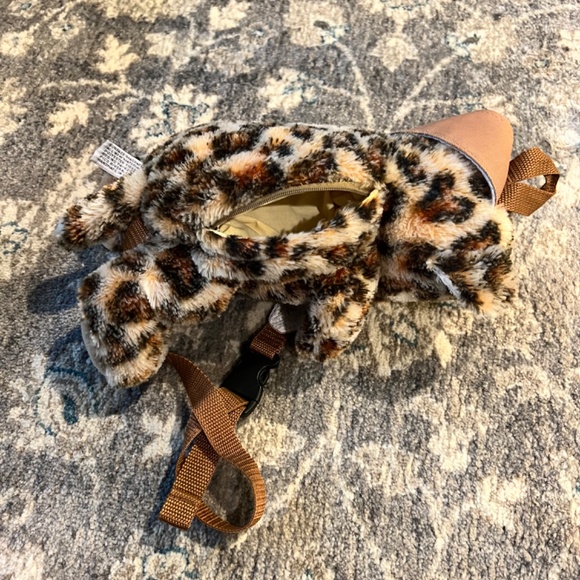 Leopard Backpack - Picture 4 of 6